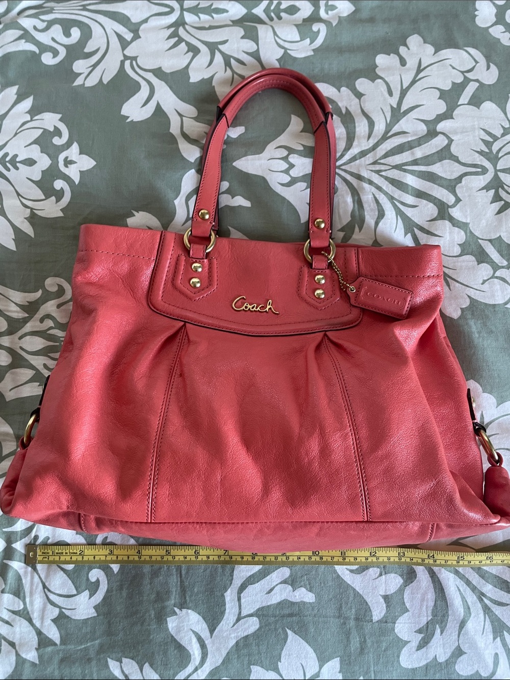 Coach Women's Leather Tote Bag in Coral Pink Y2K